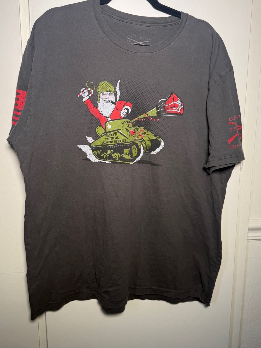 Grunt Style Patriotic Men's Dark Gray Graphic Holiday Santa Tank T-Shirt 2XL